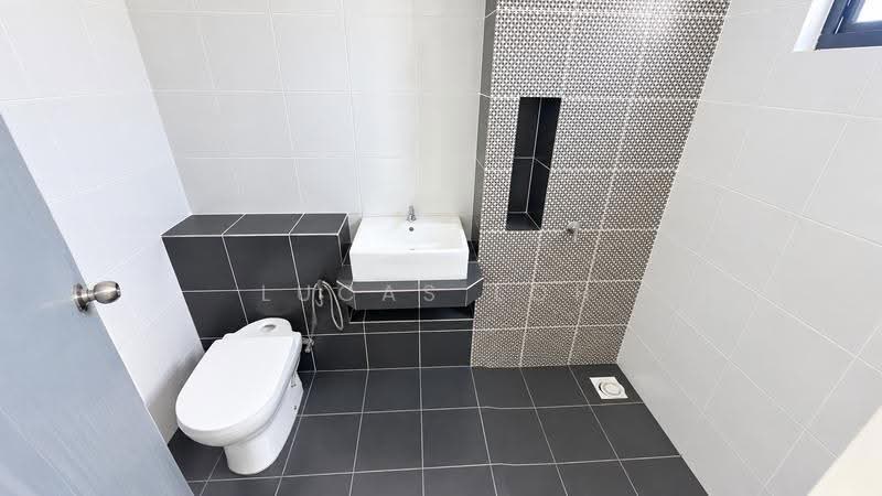 Terraced House for Rent in Eco Grandeur (Puncak Alam) - Lucas Loh - Bathroom - PropertyGuru.com.my