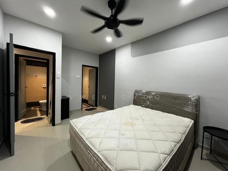Pangsapuri untuk Disewa di Lake View Suites - Ivwen Choo - Bedroom - PropertyGuru.com.my