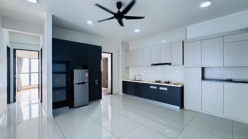 Condominium for Rent at Bay Laurel @ Country Garden Danga Bay - Glenn Twe - Kitchen - PropertyGuru.com.my