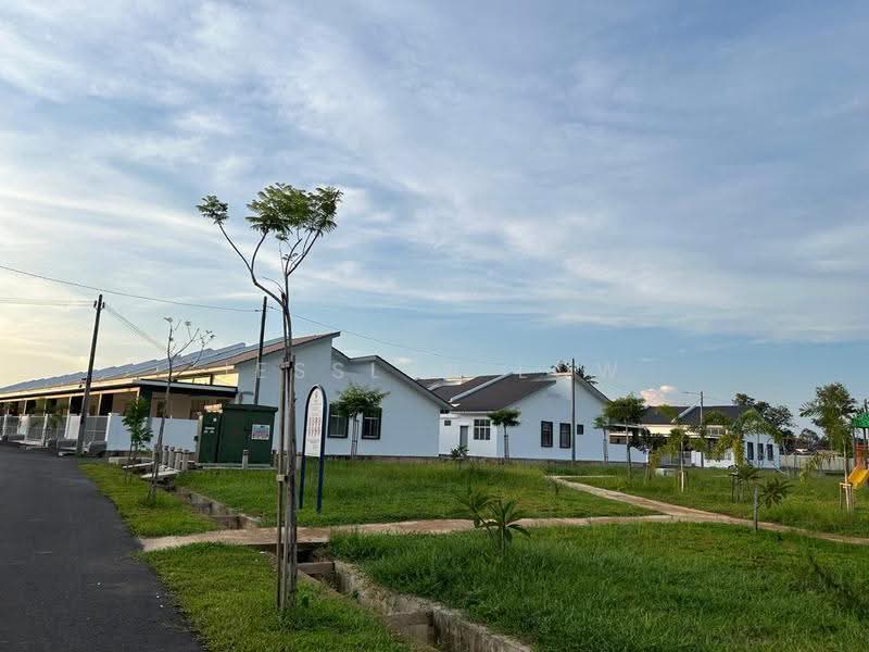 Rumah Teres 1-Tingkat untuk Dijual di Taman Seri Rambai 1 (Bukit Rambai) - Jesslyn Low - Exterior - PropertyGuru.com.my