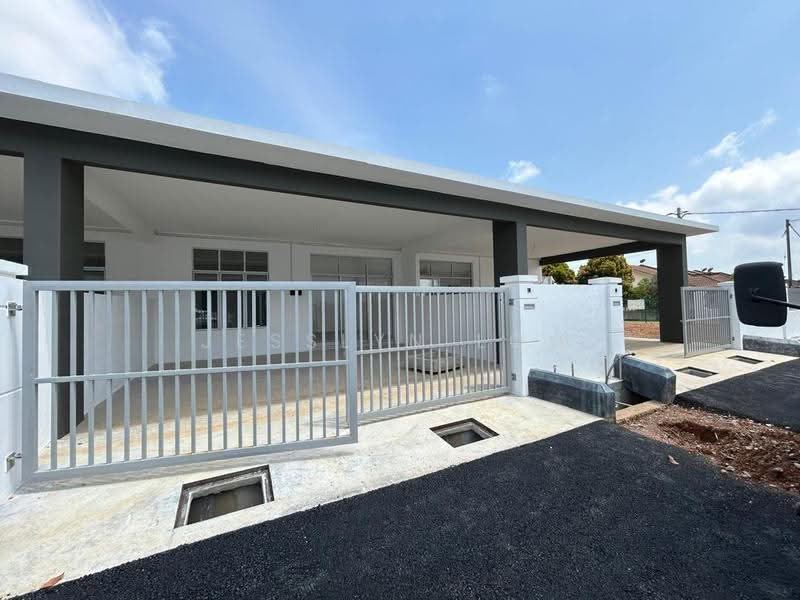 Rumah Teres 1-Tingkat untuk Dijual di Taman Seri Rambai 1 (Bukit Rambai) - Jesslyn Low - Exterior - PropertyGuru.com.my