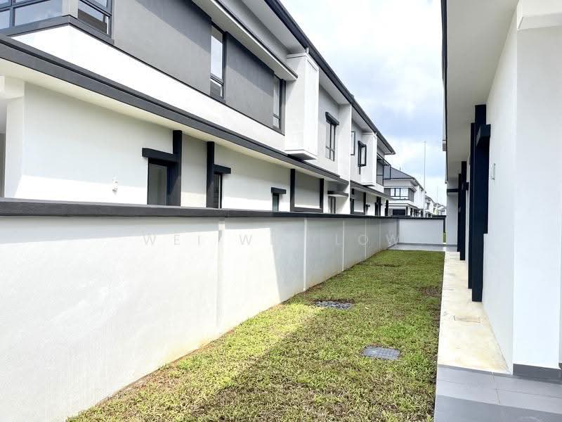 Rumah Berkembar untuk Dijual di Telok Panglima Garang (Selangor) - Wei Wei Low - PropertyGuru.com.my
