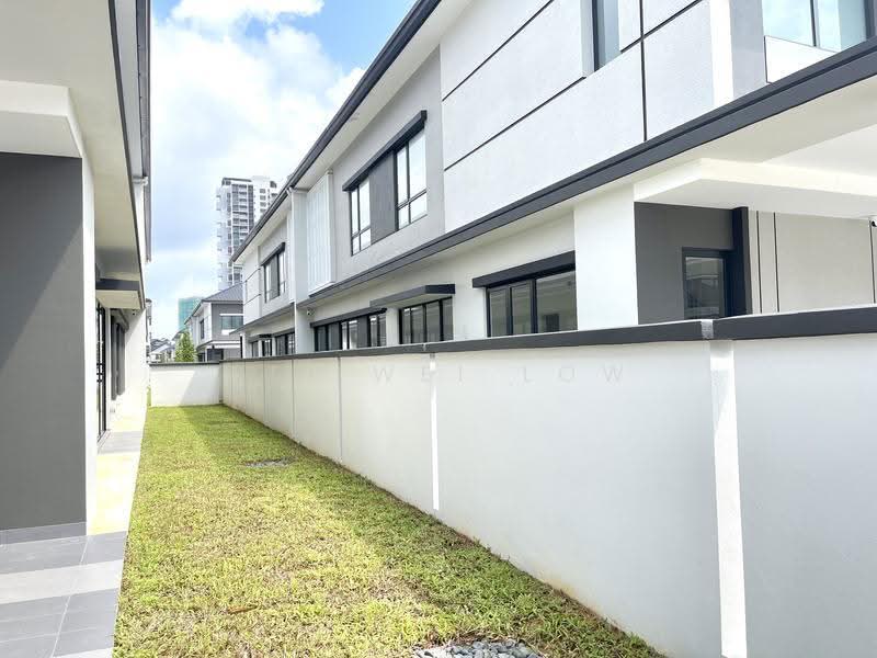 Rumah Berkembar untuk Dijual di Telok Panglima Garang (Selangor) - Wei Wei Low - PropertyGuru.com.my