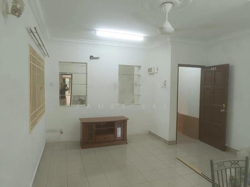 Rumah Flat untuk Disewa di Sri Cempaka - James Lai - Living Room - PropertyGuru.com.my