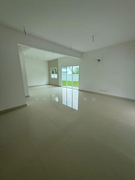 Rumah Berkembar untuk Dijual di Taman Taming Indah 2 (Bandar Sungai Long) - YY Chung - Living Room - PropertyGuru.com.my