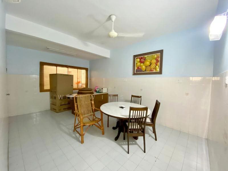 Semi-Detached House for Sale in Pantai Jerejak (Bayan Lepas) - Welwits Sim - Dining Room - PropertyGuru.com.my