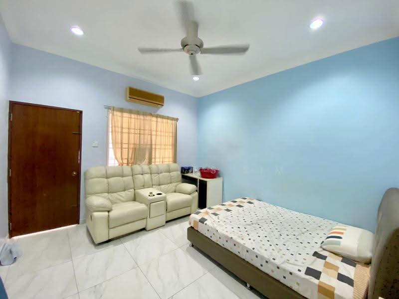 Semi-Detached House for Sale in Pantai Jerejak (Bayan Lepas) - Welwits Sim - Living Room - PropertyGuru.com.my