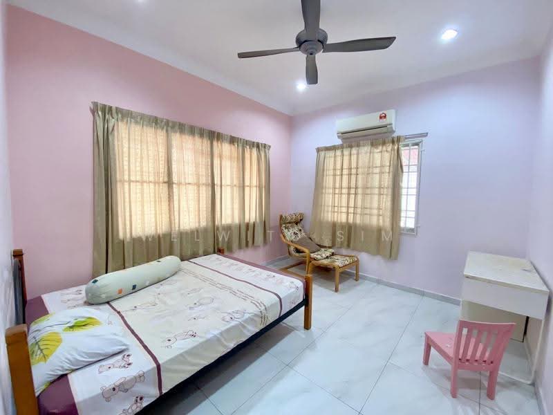 Semi-Detached House for Sale in Pantai Jerejak (Bayan Lepas) - Welwits Sim - Bedroom - PropertyGuru.com.my
