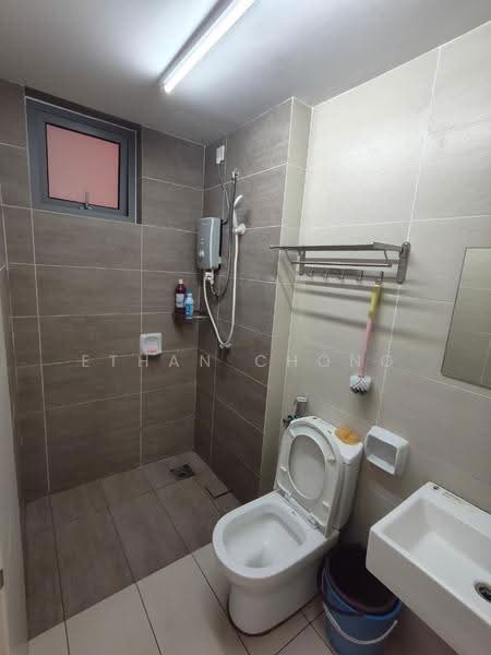 Service Residence for Sale at Gravit8, Klang - Ethan Chong - Bathroom - PropertyGuru.com.my