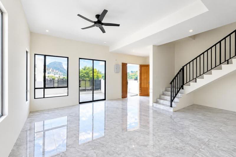 Rumah Teres 2-Tingkat untuk Dijual di Simpang Pulai (Perak) - Oscar Teoh - Living Room - PropertyGuru.com.my
