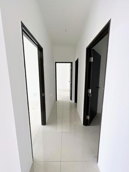 Service Residence for Sale at 8Scape Residence @ Sutera - Grace Ng - Corridor - PropertyGuru.com.my