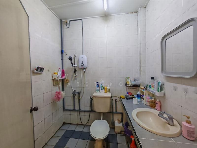 2-storey Terraced House for Sale in Taman Bukit Maluri (Kepong) - jaret kok - Bathroom - PropertyGuru.com.my