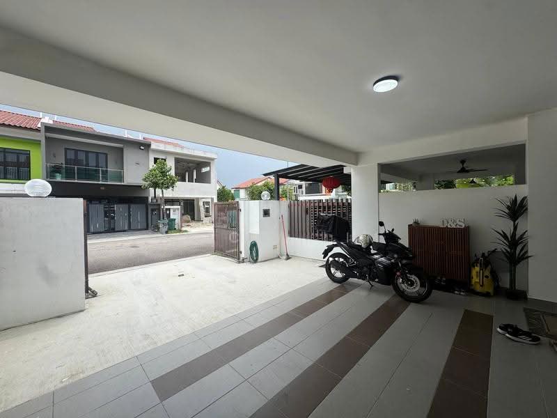 Rumah Teres 2-Tingkat untuk Dijual di Taman Dato Onn (Johor Bahru) - Alicia Lim - PropertyGuru.com.my