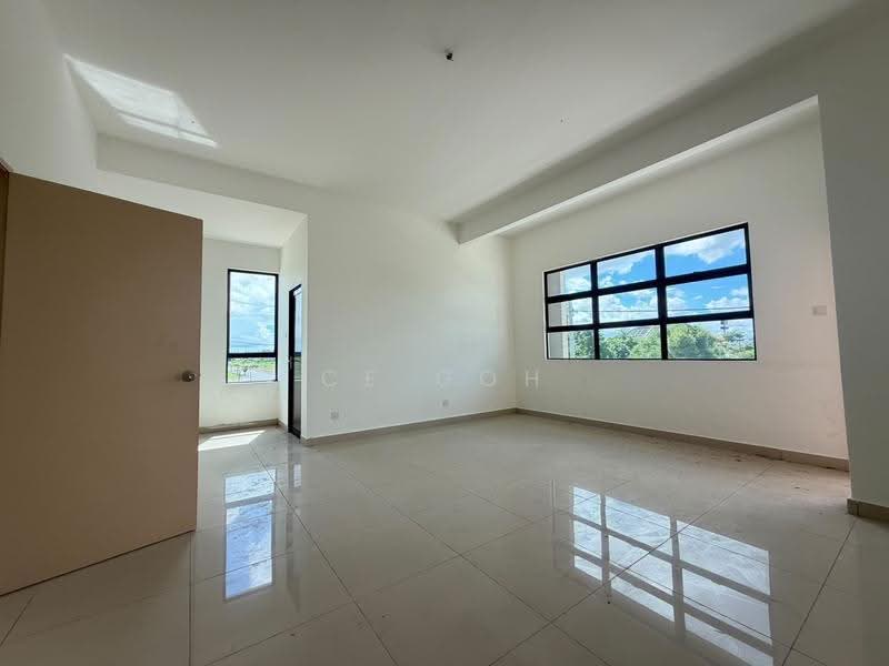 Semi-Detached House for Sale in Alor Setar (Kedah) - CE Goh - Master Room - PropertyGuru.com.my