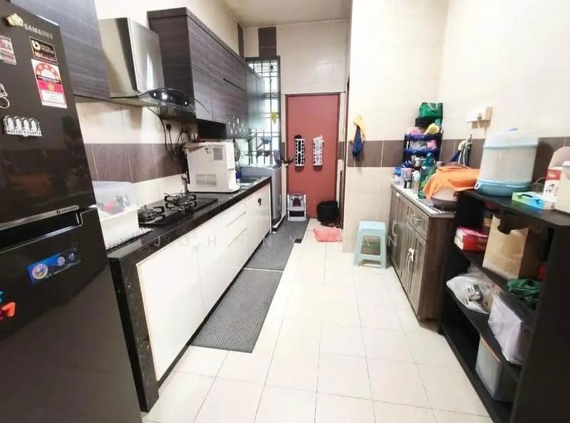 2-storey Terraced House for Sale in Taman Bestari Indah (Ulu Tiram) - Johnny Tan - Kitchen - PropertyGuru.com.my