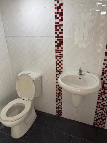 Kediaman Servis untuk Disewa di Empire Subang - Kennly Ho - Bathroom - PropertyGuru.com.my