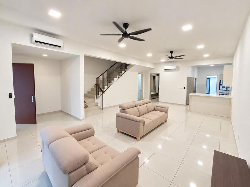 2-storey Terraced House for Rent in Kajang (Selangor) - Leo Low - Living Room - PropertyGuru.com.my