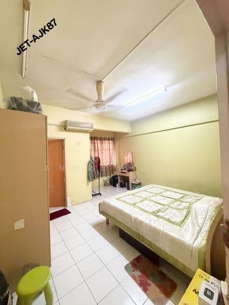 Pangsapuri untuk Dijual di Vista Bayu - Andrew Ang - Bedroom - PropertyGuru.com.my