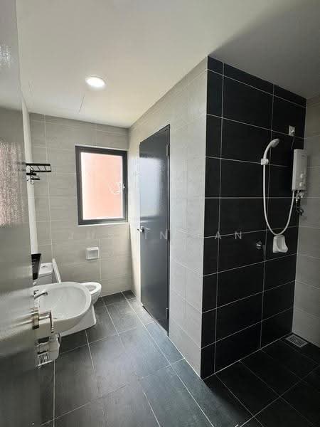 Kediaman Servis untuk Disewa di EDUSENTRAL - Justin Tan - Bathroom - PropertyGuru.com.my