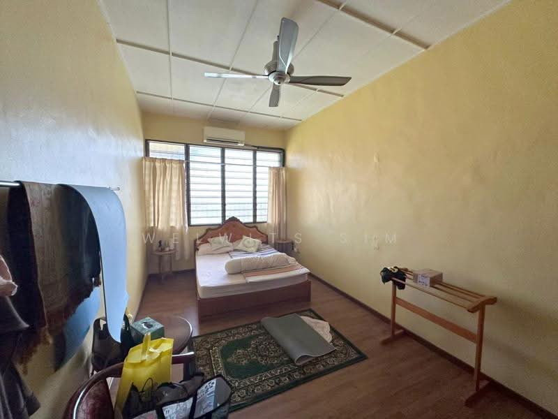 2-storey Terraced House for Sale in Pantai Jerejak (Bayan Lepas) - Welwits Sim - Bedroom - PropertyGuru.com.my