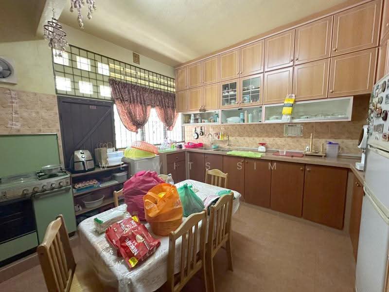 2-storey Terraced House for Sale in Pantai Jerejak (Bayan Lepas) - Welwits Sim - Kitchen - PropertyGuru.com.my
