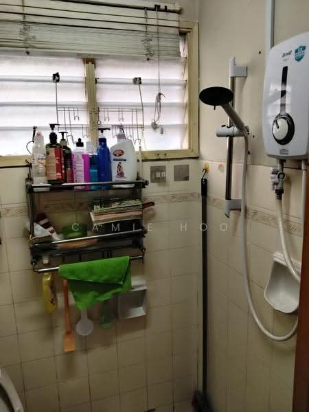 Pangsapuri untuk Dijual di Abadi Indah - Camie Hoo - Bathroom - PropertyGuru.com.my