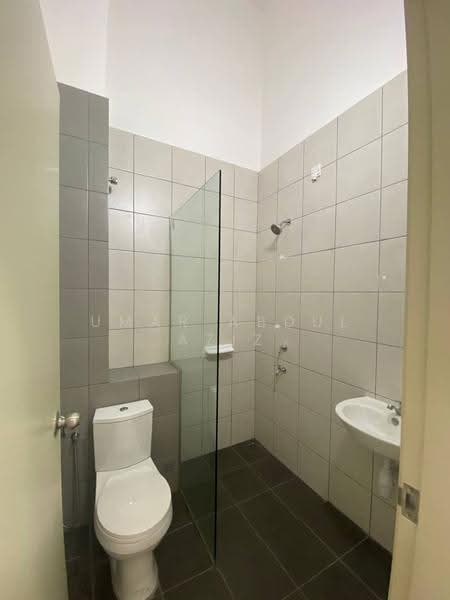 Rumah Teres 2-Tingkat untuk Disewa di Sepang (Selangor) - Umar Abdul Aziz - Bathroom - PropertyGuru.com.my