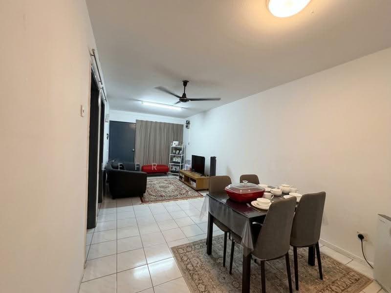 Apartment for Sale at Mentari Apartment - Jeffrey Zuree - Living Room - PropertyGuru.com.my