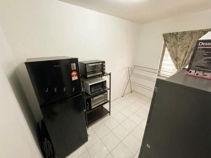 Apartment for Sale at Mentari Apartment - Jeffrey Zuree - Kitchen - PropertyGuru.com.my