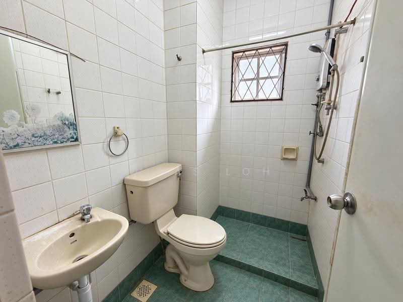 2-storey Terraced House for Sale in Bandar Kinrara Seksyen 1 (Bandar Kinrara) - Lucas Loh - Bathroom - PropertyGuru.com.my