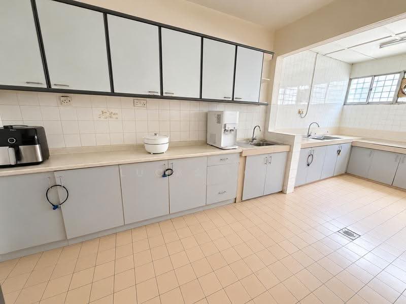 2-storey Terraced House for Sale in Bandar Kinrara Seksyen 1 (Bandar Kinrara) - Lucas Loh - Kitchen - PropertyGuru.com.my