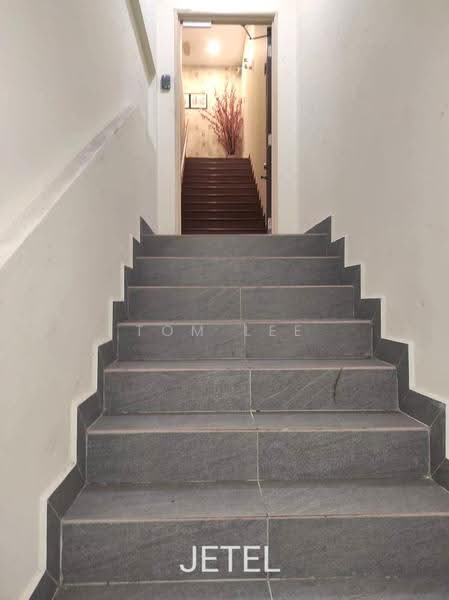 Factory for Sale in Seksyen 25 (Shah Alam) - Tom Lee - Entrance - PropertyGuru.com.my