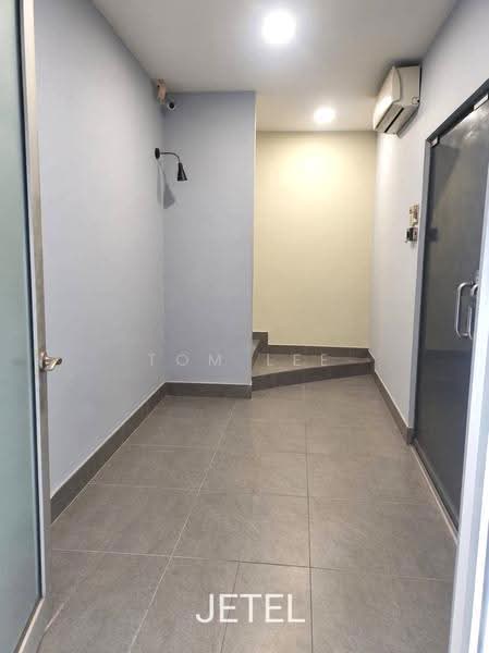 Factory for Sale in Seksyen 25 (Shah Alam) - Tom Lee - Corridor - PropertyGuru.com.my