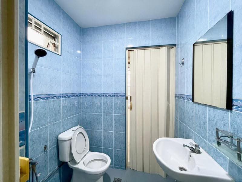 2-storey Terraced House for Sale in Pantai Jerejak (Bayan Lepas) - Welwits Sim - Bathroom - PropertyGuru.com.my