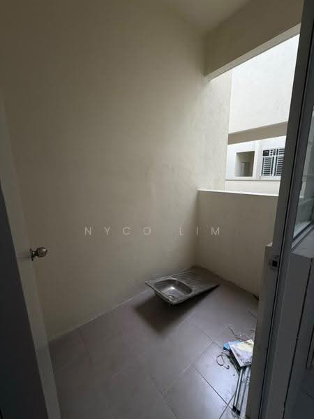 Pangsapuri untuk Disewa di Residensi Sateria - Nyco Lim - Balcony - PropertyGuru.com.my