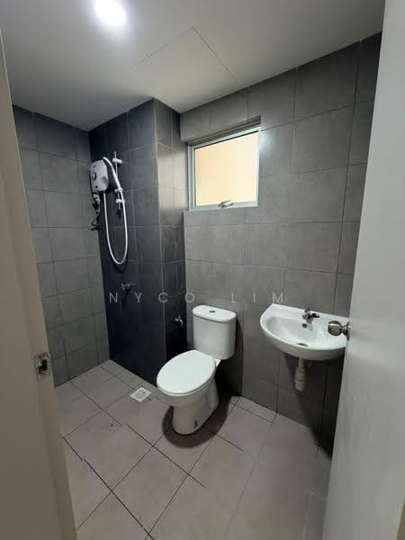 Pangsapuri untuk Disewa di Residensi Sateria - Nyco Lim - Bathroom - PropertyGuru.com.my