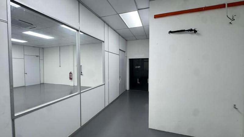 Kilang Berkembar untuk Dijual di Taman Desa Cemerlang (Ulu Tiram) - Jimmy Lem - Corridor - PropertyGuru.com.my