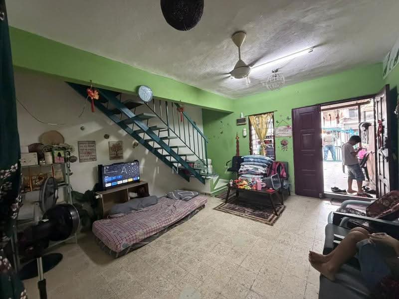 Rumah Teres 2-Tingkat untuk Dijual di Taman Sri Muda (Shah Alam) - Fatin Azemi - Living Room - PropertyGuru.com.my