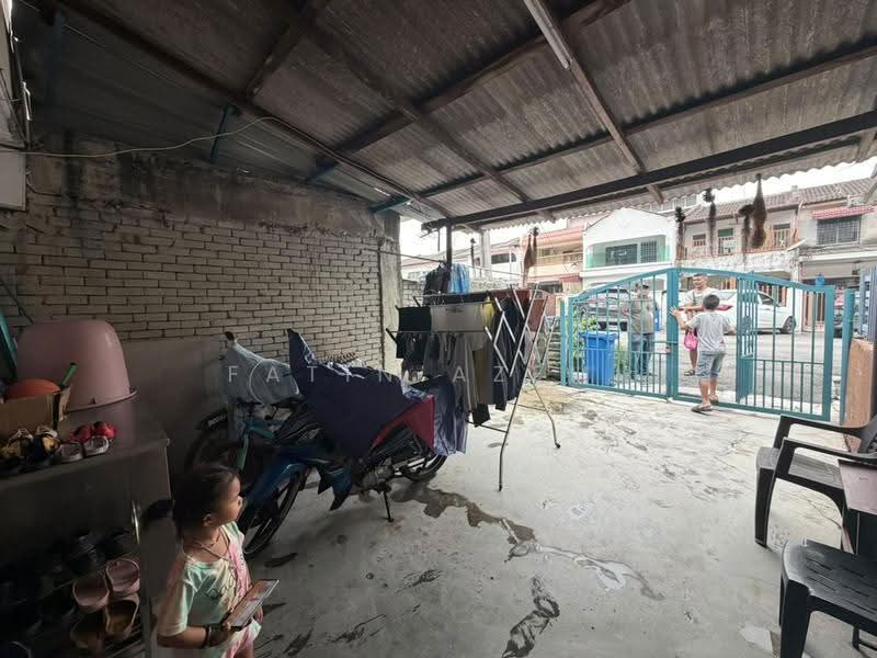 Rumah Teres 2-Tingkat untuk Dijual di Taman Sri Muda (Shah Alam) - Fatin Azemi - Exterior - PropertyGuru.com.my