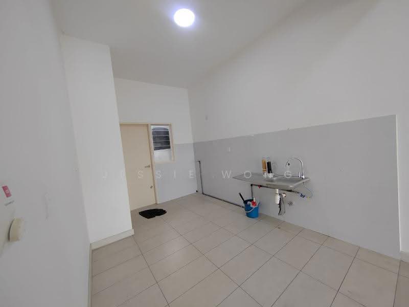 Rumah Teres untuk Dijual di Kota Emerald (Rawang) - Jessie Wong - Kitchen - PropertyGuru.com.my