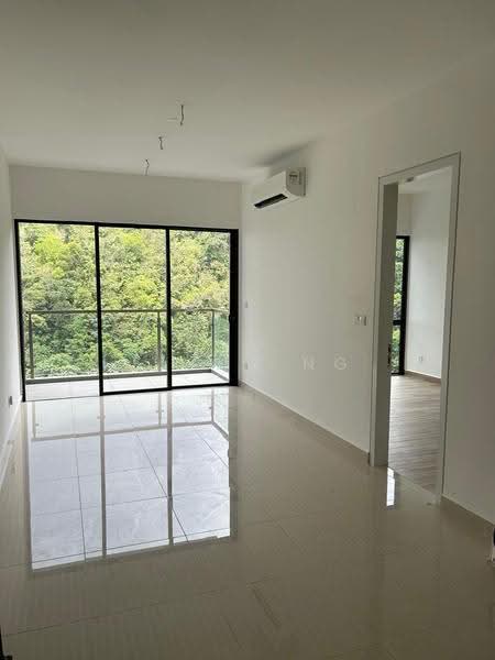 Kediaman Servis untuk Dijual di Hampton Damansara - Elynn Ng - Living Room - PropertyGuru.com.my