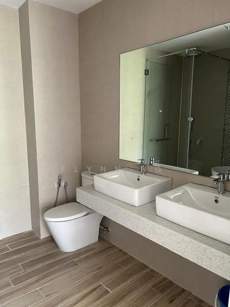 Kediaman Servis untuk Dijual di Hampton Damansara - Elynn Ng - Bathroom - PropertyGuru.com.my