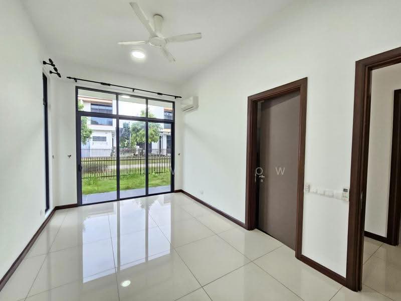 Rumah Berkembar untuk Dijual di Eco Sanctuary (Telok Panglima Garang) - Wei Wei Low - Living Room - PropertyGuru.com.my