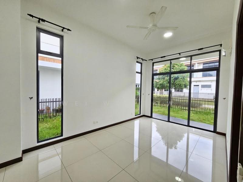 Rumah Berkembar untuk Dijual di Eco Sanctuary (Telok Panglima Garang) - Wei Wei Low - Living Room - PropertyGuru.com.my