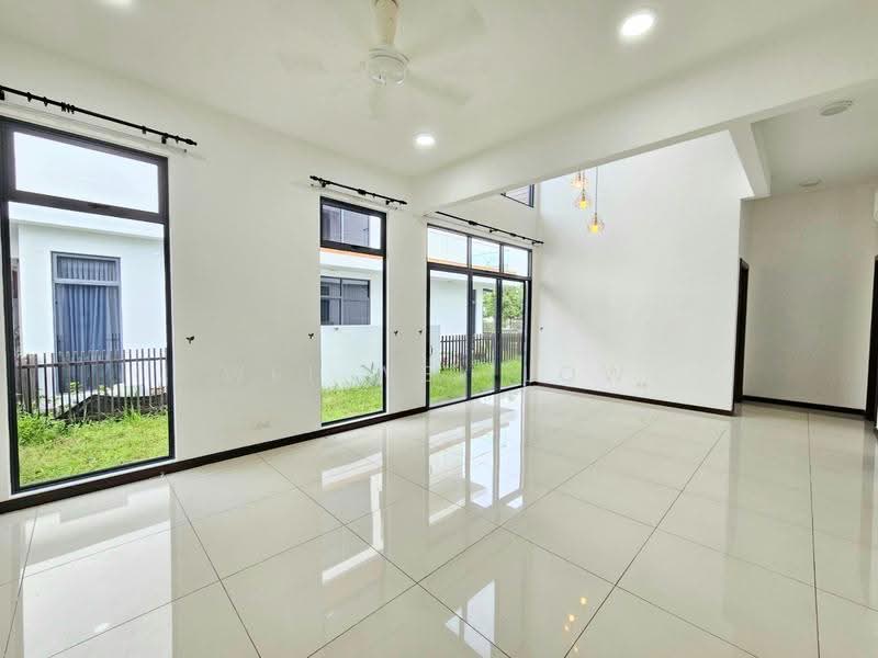 Rumah Berkembar untuk Dijual di Eco Sanctuary (Telok Panglima Garang) - Wei Wei Low - Living Room - PropertyGuru.com.my