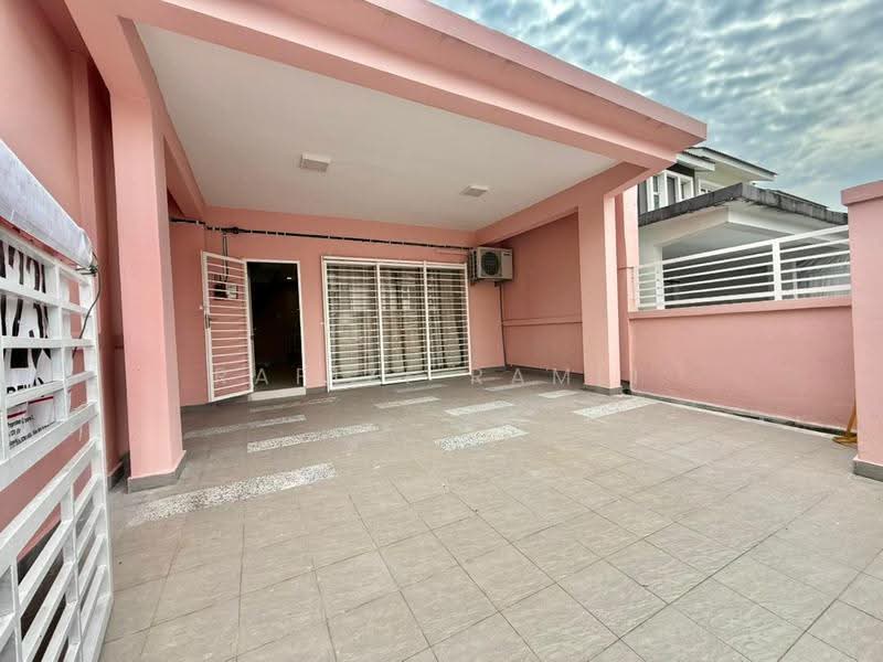 Terraced House for Rent in Taman Dato Demang (Seri Kembangan) - Rafizi Ramli - PropertyGuru.com.my