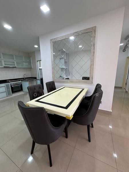 Kediaman Servis untuk Dijual di Connaught Avenue - Jovane Por - Kitchen - PropertyGuru.com.my