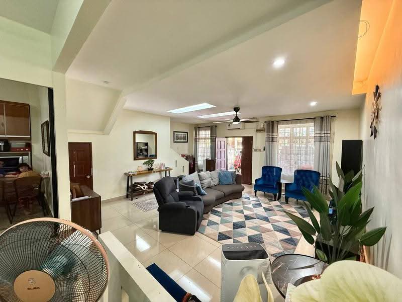 Rumah Teres 2-Tingkat untuk Dijual di Taman Mulia (Mantin) - Hawa Ibrahim - Living Room - PropertyGuru.com.my