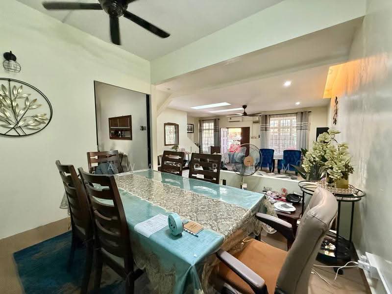 Rumah Teres 2-Tingkat untuk Dijual di Taman Mulia (Mantin) - Hawa Ibrahim - Dining Room - PropertyGuru.com.my