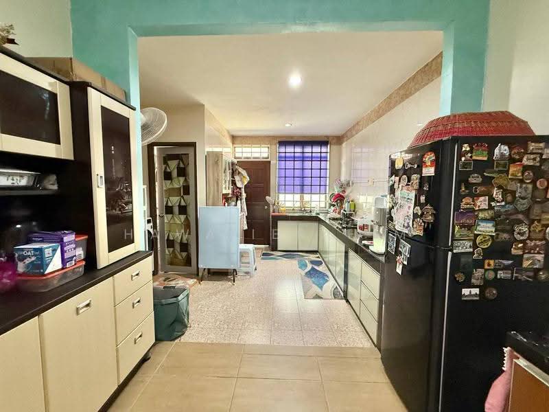 Rumah Teres 2-Tingkat untuk Dijual di Taman Mulia (Mantin) - Hawa Ibrahim - Kitchen - PropertyGuru.com.my